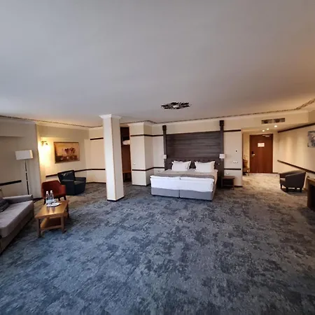 מלון Hot Springs Medical And