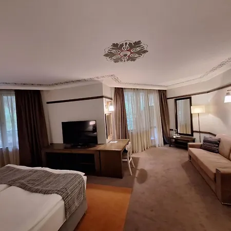 Hot Springs Medical And בניה